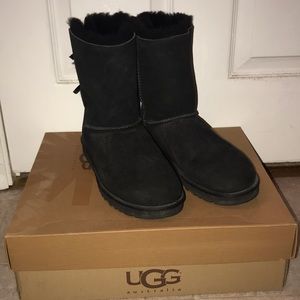 Black Bow UGGS